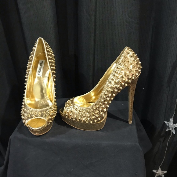 STEVE MADDEN GOLD SPIKED SEXY STILETTO HEELS, WORN TWICE SIZE 9 - Picture 2 of 4